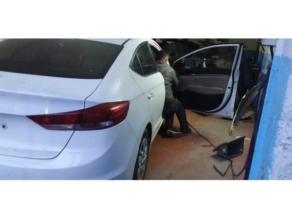 Hyundai Elantra Stop Camı